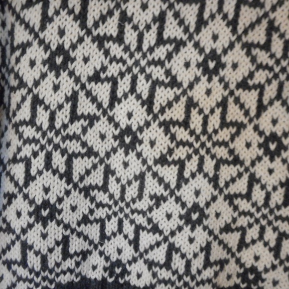 Size M Cotton blend Grey Snowflake Cardigan - Picture 3 of 8